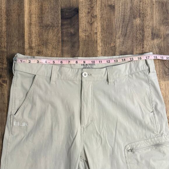 Huk Performance Fishing Men’s Next Level Zip Pocket Short 9.25” Khaki Sz XLarge - Picture 4 of 7